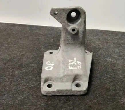 BMW 4 F32 F33 Engine mounting bracket 6788612