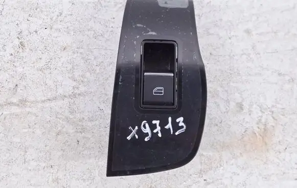 Mazda CX-30 Electric window control switch BCJH685L6