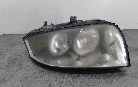 Audi A2 Headlight/headlamp 8Z0941004