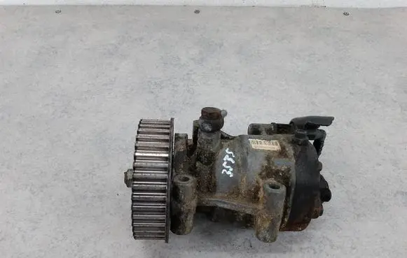 Renault Clio III Fuel injection high pressure pump