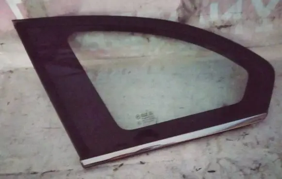 Chevrolet Captiva Rear side window