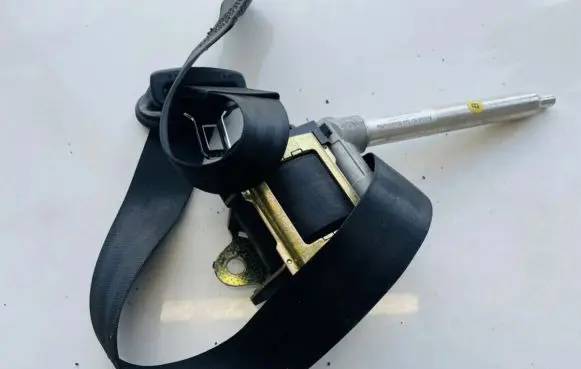 Audi A3 S3 8L Front seatbelt 895857706