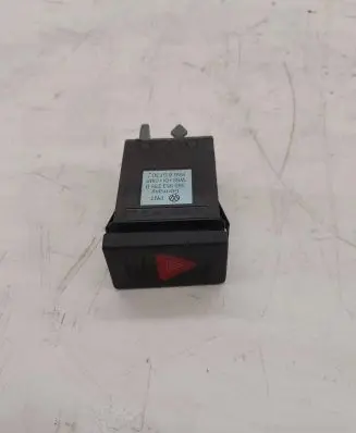 Volkswagen PASSAT B5 Hazard warning light relay 3B0953235D PA66GF30