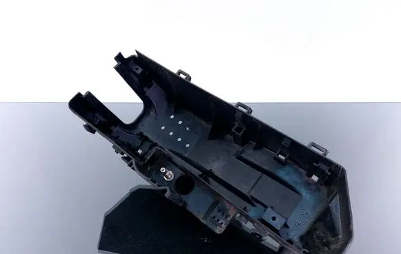Volvo V70 Fuse box cover 9494210
