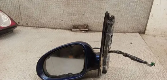 Volkswagen Golf Plus Front door electric wing mirror 