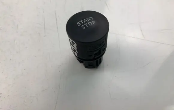 Renault Clio III Engine start stop button switch E27937