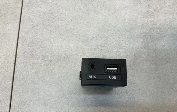 Hyundai i40 USB socket connector 961203Z2004