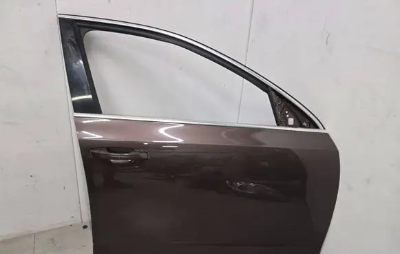Skoda Octavia Mk3 (5E) Front door 5E08313