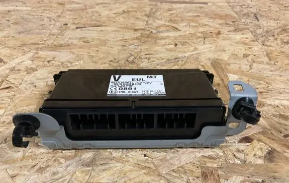 Subaru Legacy Comfort/convenience module 88281AG671 97RI010625 X1T21173M1