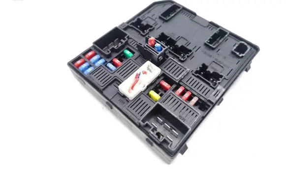 Nissan Qashqai Fuse module 284B75NA0A