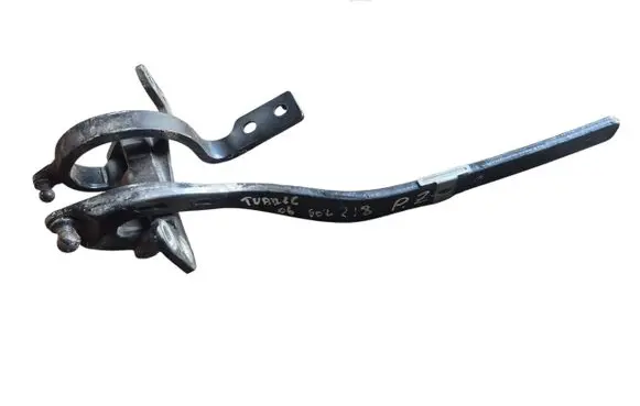 Volkswagen Touareg I Tailgate/trunk/boot hinge 7L6827302C ES982