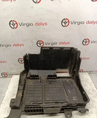 Renault Scenic II - Grand scenic II Battery tray 8200467409