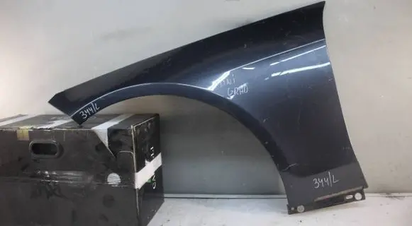 Mercedes-Benz E W212 Fender mounting bracket A2128910901