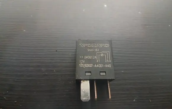 Volvo S80 Other relay 9441161 A4001X40 040812A