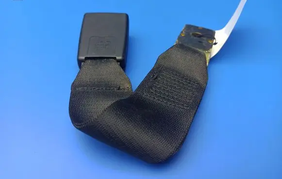 BMW 7 E65 E66 Middle seatbelt buckle (rear) 7018249 33018323 844305