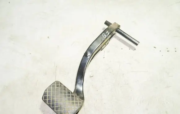 Audi Q7 4L Brake pedal