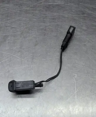 Ford Galaxy Windshield washer spray nozzle B630B