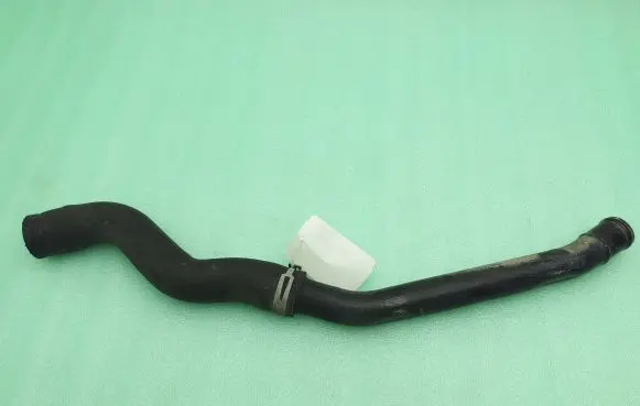 Porsche 911 996 Engine coolant pipe/hose 99610662650