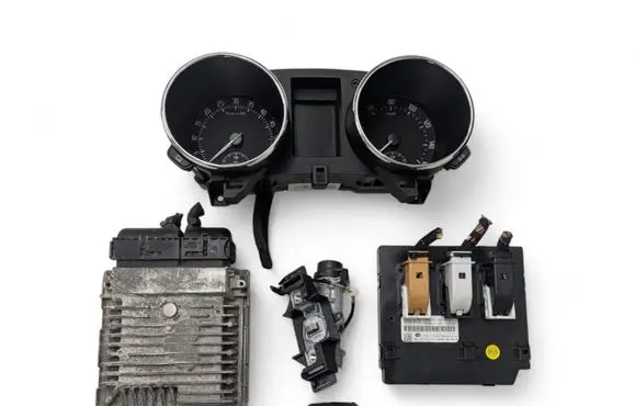 Skoda Yeti (5L) Engine ECU kit and lock set 5WP42682AA 03L906023JT