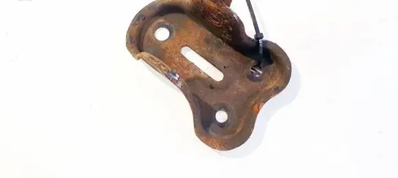 Hyundai Tiburon Bracket in trunk/boot 
