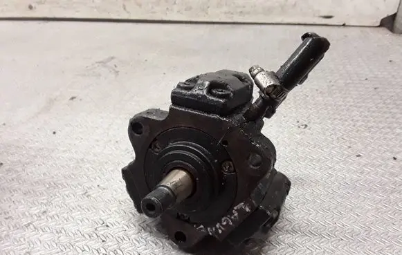 Renault Scenic I Fuel injection high pressure pump 7700111010 0445010018