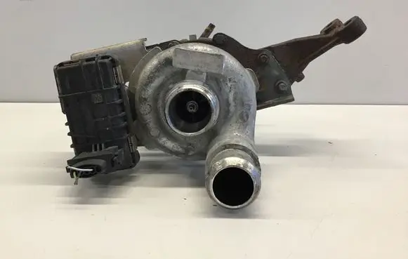 Ford Focus Turbo 7421107 4M5Q6K682AG