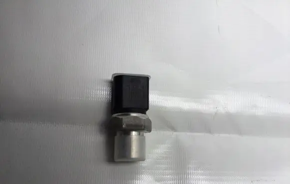 Volkswagen Touareg II Air conditioning (A/C) pressure sensor 4H0959126
