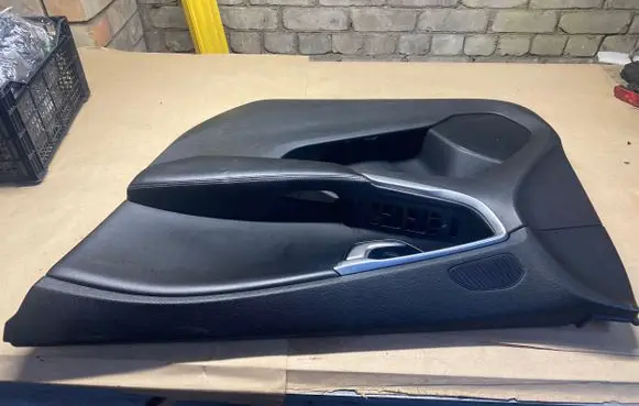 Volvo V40 Front door card panel trim 1319933 31363553