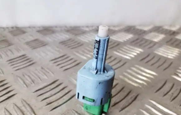 Mitsubishi ASX Brake pedal sensor switch