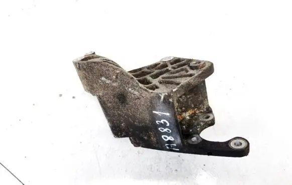 Hyundai Sonata Engine mounting bracket
