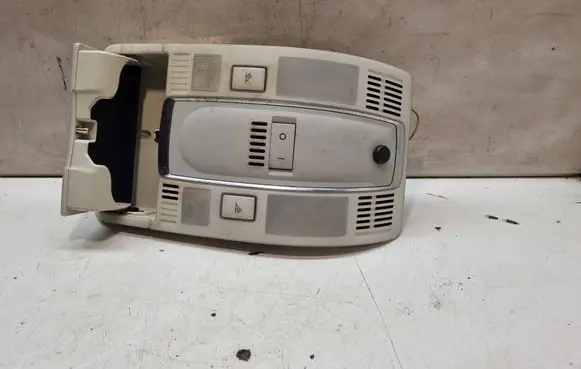 Audi A6 S6 C6 4F Front seat light 16781020