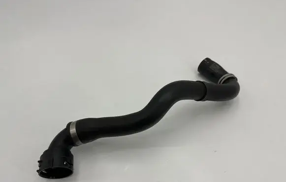 Volvo XC40 Engine coolant pipe/hose 32222082 8888768989