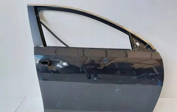 KIA Ceed Front door