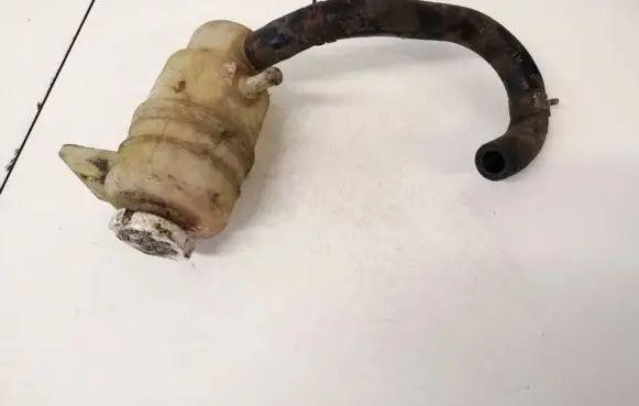 Mitsubishi Galant Power steering fluid tank/reservoir