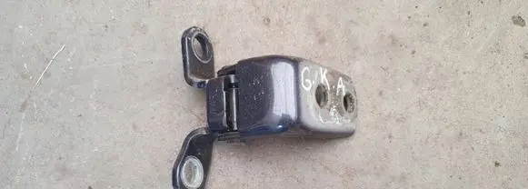 Honda CR-V Rear door lower hinge