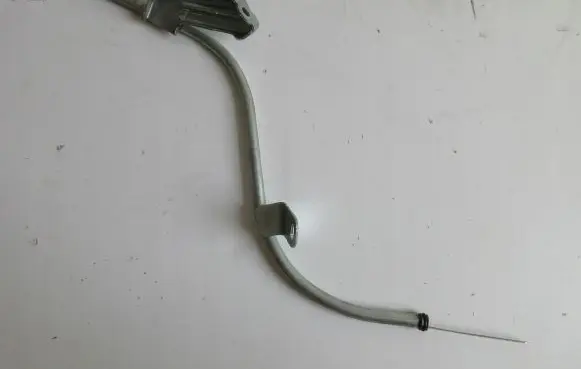 Toyota C-HR I Oil level dip stick 