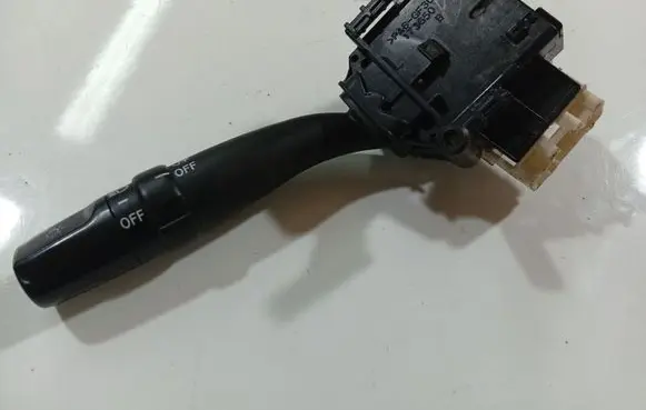 Toyota Corolla Verso AR10 Indicator stalk 173650