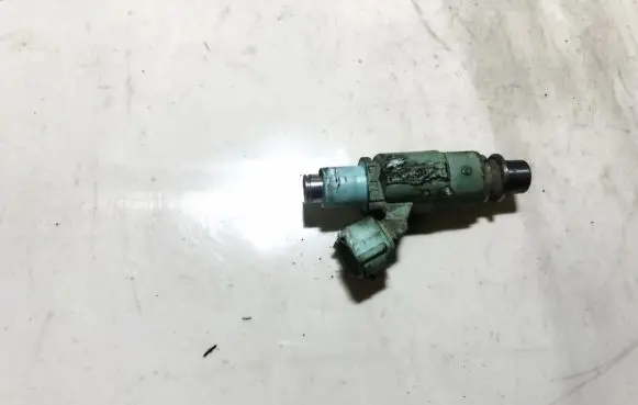 Mitsubishi Carisma Fuel injector 028015572