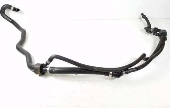 Mercedes-Benz CLS C219 Engine coolant pipe/hose A2118302396