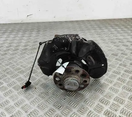 Mercedes-Benz E W212 Front wheel hub A2123320700