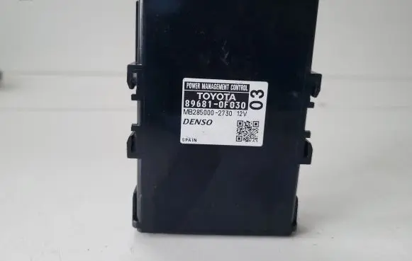 Toyota Avensis T270 Other control units/modules 896810F030