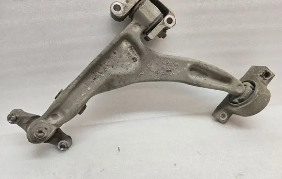 Volvo V60 Front lower control arm/wishbone FR8ZA