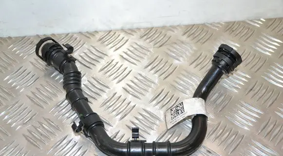 Volkswagen Transporter - Caravelle T6 Breather hose/pipe 04L103493N