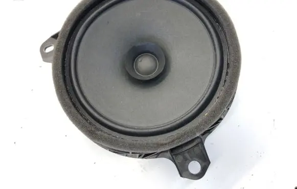 Toyota Yaris Cross Front door speaker 