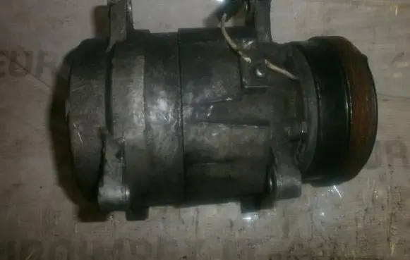 Renault Megane I Air conditioning (A/C) compressor (pump) 6560470
