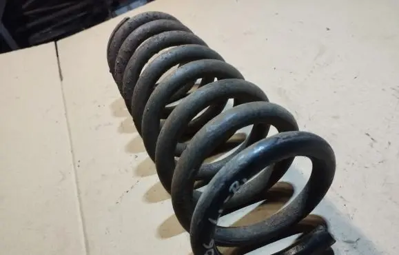 Jeep Grand Cherokee (WK) Front coil spring