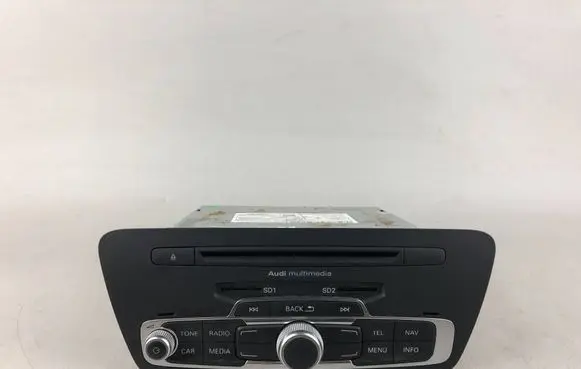 Audi Q3 8U Radio/CD/DVD/GPS head unit 8U0035193A