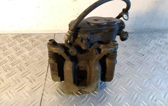 Toyota RAV 4 (XA50) Rear brake caliper 4631033010