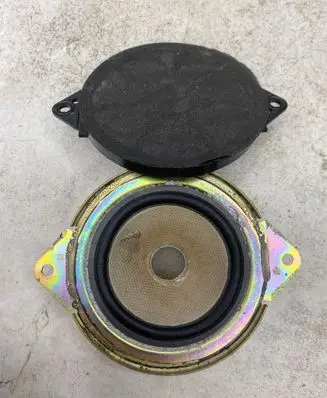 Chrysler Sebring (ST-22 - JR) Panel speaker 04760984AA 36670D T253C2G1