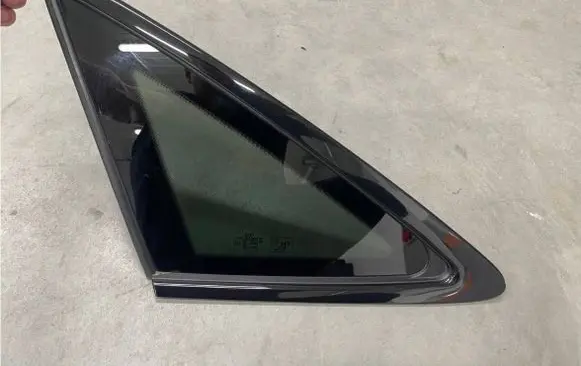 Audi Q3 F3 Rear side window 83F845297